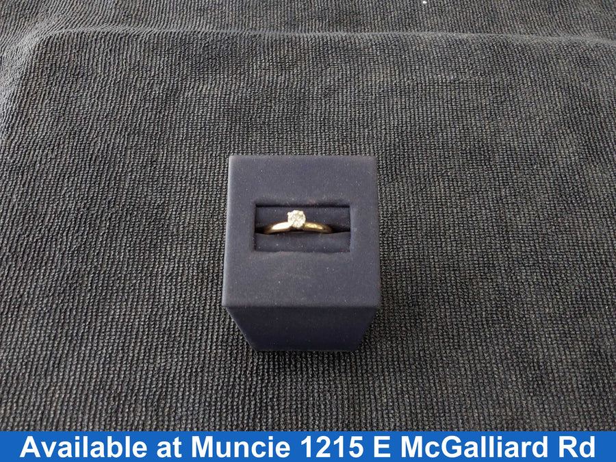 Women's Ring - Solitaire - Yellow Gold 14k (.585) 2.2 grams Size 6