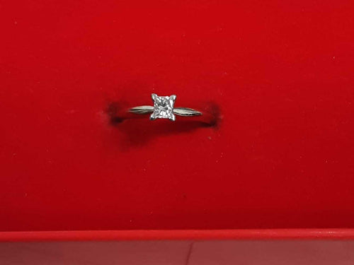 Women's Ring - Solitaire - White Gold 14k (.585) 2.4 grams Size 5