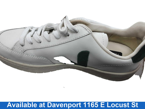 Veja V-12 White