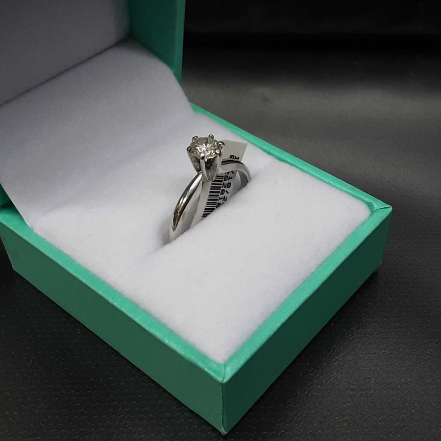 Women's Ring - Solitaire - Platinum 3.8 grams Size 8