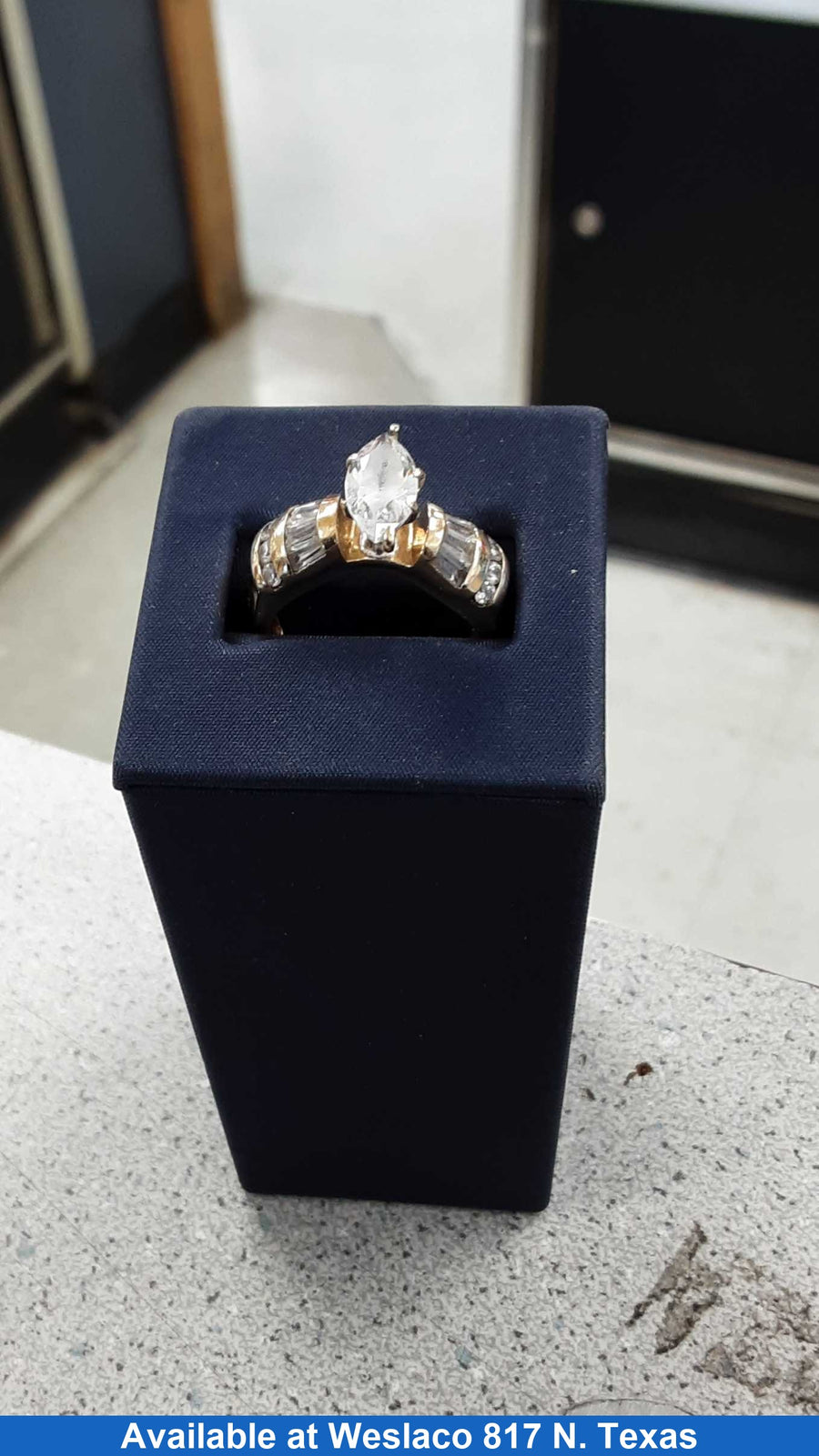 Women's Ring - Solitaire - Yellow Gold 10k (.417) 6.3 grams Size 9