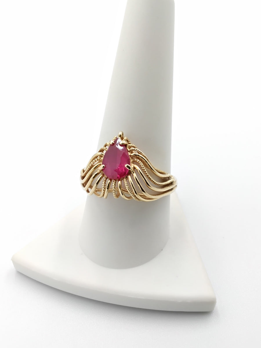 Women's Ring - Yellow Gold 18k (.750) 4.1 grams Size 8