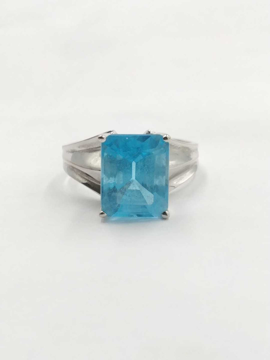 Women's Ring - White Gold 14k (.585) 3.9 grams Size 6.5