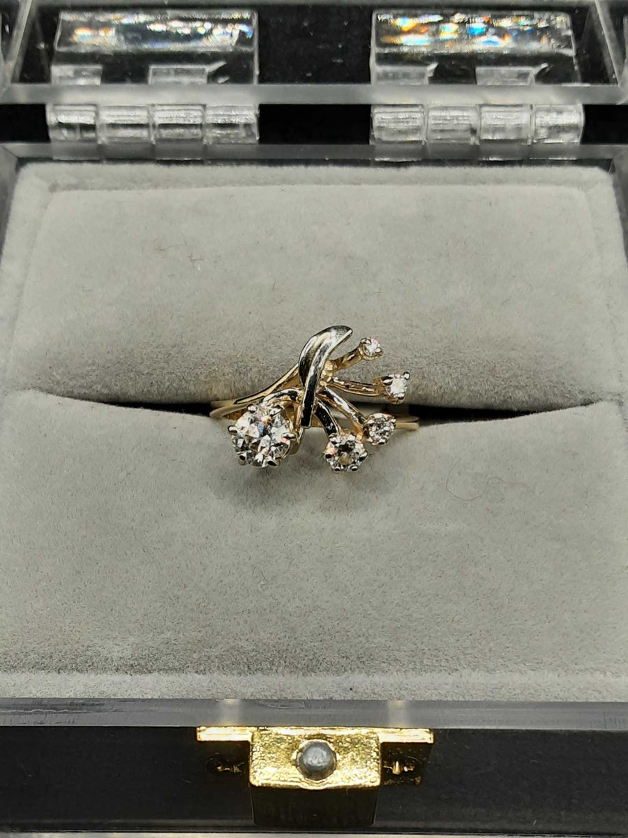 Woman's Diamond Ring