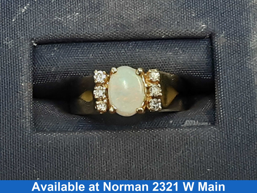 Women's Ring - Yellow Gold 14k (.585) 2.9 grams Size 5.5
