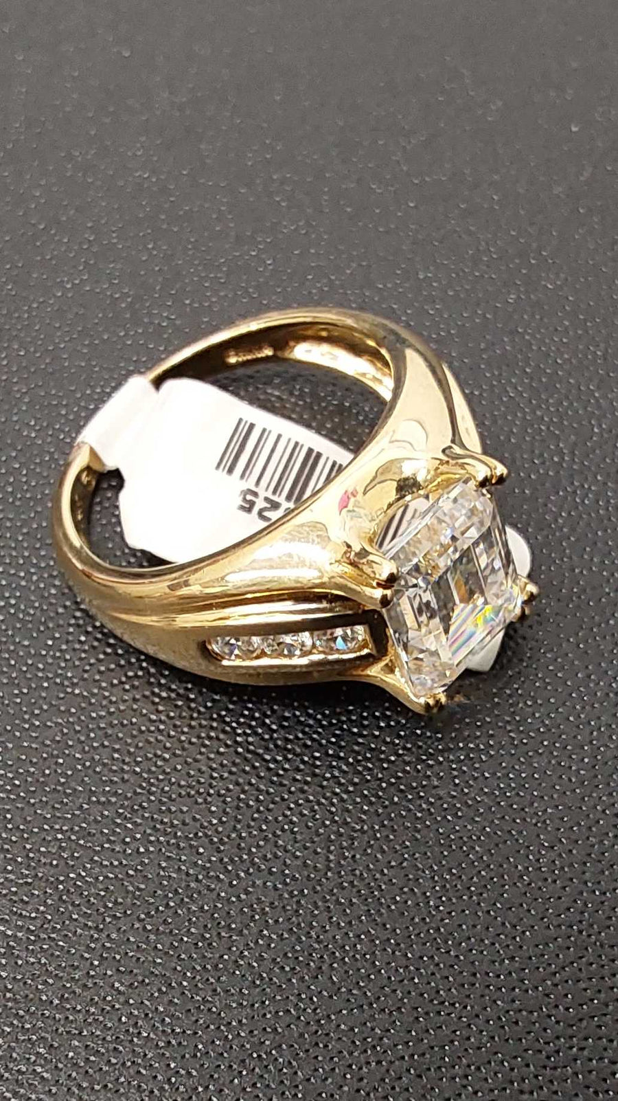Women's Ring - Yellow Gold 14k (.585) 7.5 grams Size 8.5