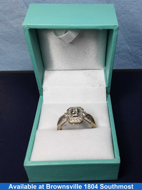 Women's Ring - White Gold 10k (.417) 3.2 grams Size 8