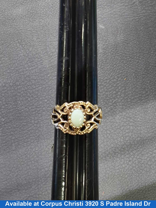 Women's Ring - Yellow Gold 14k (.585) 3.1 Grams Size 7.5