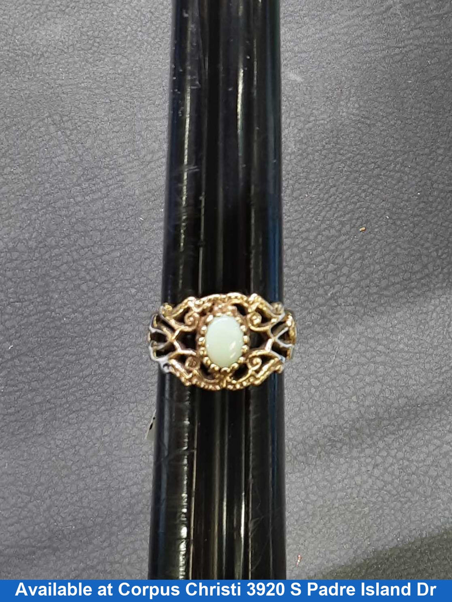 Women's Ring - Yellow Gold 14k (.585) 3.1 Grams Size 7.5