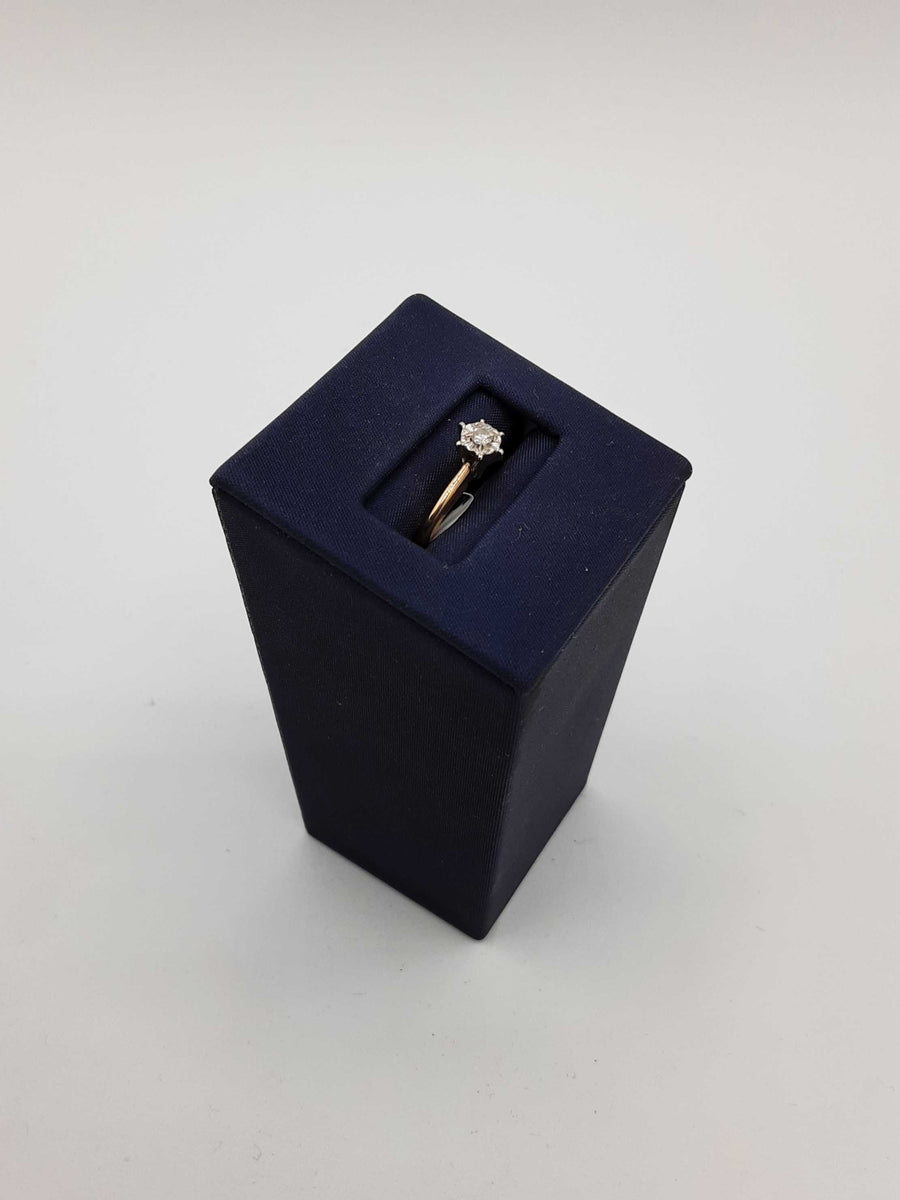 Women's Ring - Solitaire - Yellow Gold 14k (.585) 1.8 grams Size 7