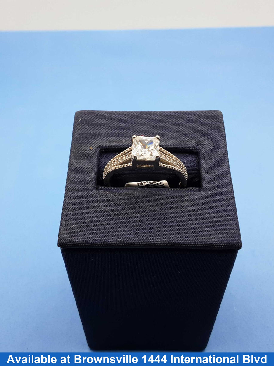 Women's Ring - Silver 3 grams Size 8
