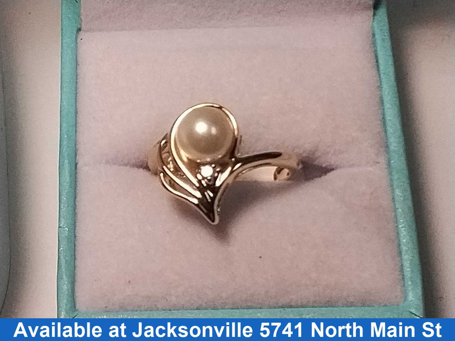 Women's Ring - Yellow Gold 14k (.585) 3.2 grams Size 6.5