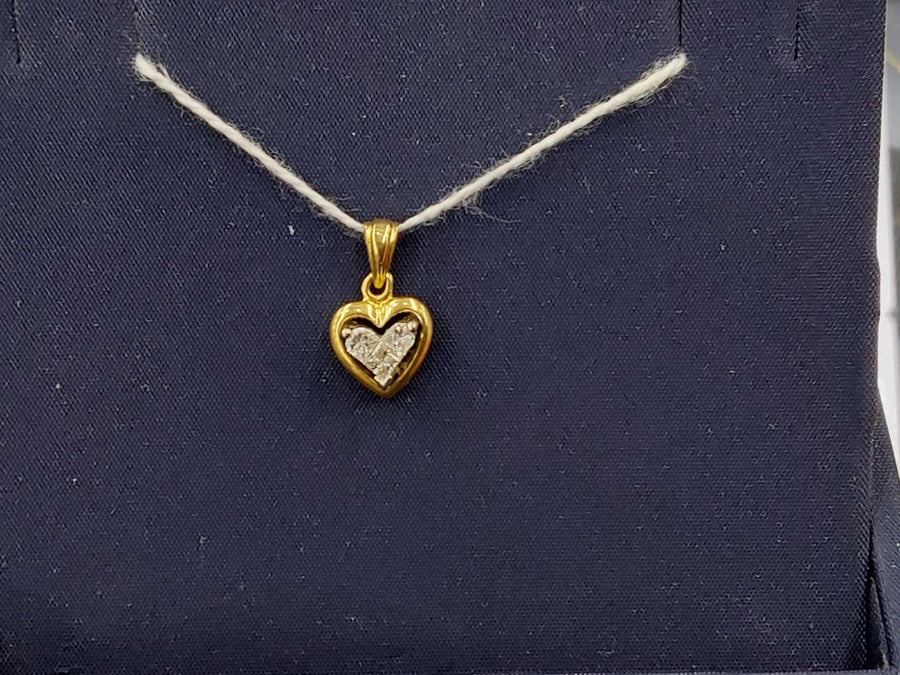 Diamond Pendant - Yellow Gold 18k (.750) 1.6 grams