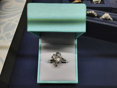 Women's Ring - White Gold 14k (.585) 4.3 grams Size 20