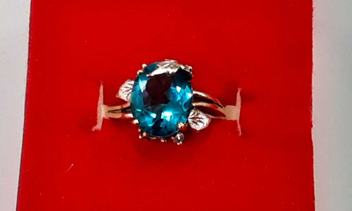 Women's Ring - Yellow Gold 10k (.417) 3.2 grams Size 7.5