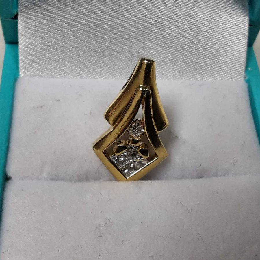 Diamond Pendant - Yellow Gold 18k (.750) 3.3 grams