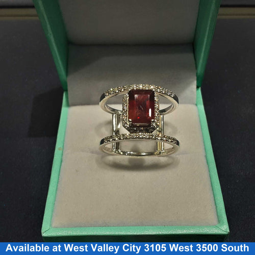 Women's Ring - Silver 4.7 grams Size 7.5
