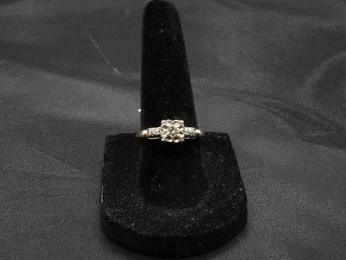Women's Ring - Solitaire - White Gold 14k (.585) 2.6 grams Size 6.5