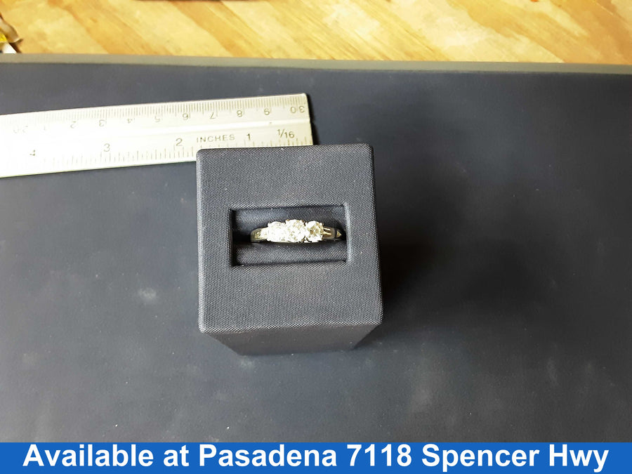 Women's Ring - White Gold 10k (.417) 2.5 grams Size 20