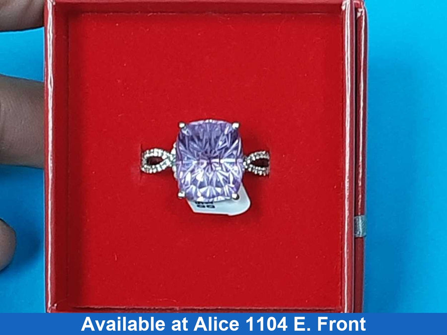 Women's Ring - White Gold 10k (.417) 5.1 grams Size 8