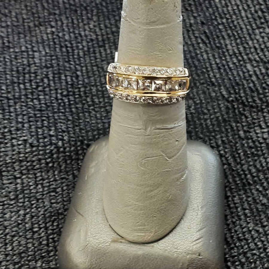 Ring - Wedding Band - Yellow Gold 10k (.417) 3.5 grams Size 5.5