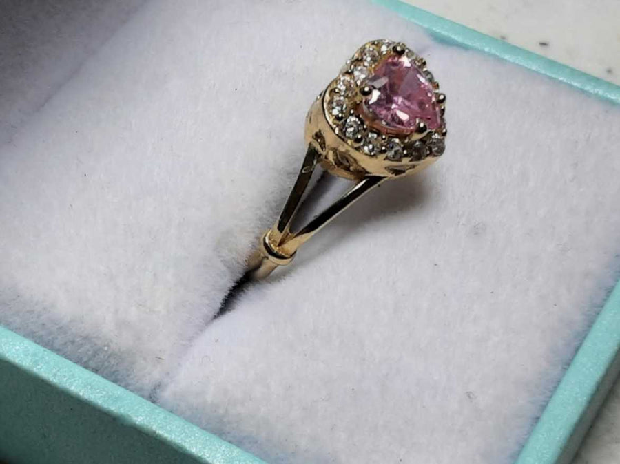 Women's Ring - Yellow Gold 14k (.585) 2.2 grams Size 7.5