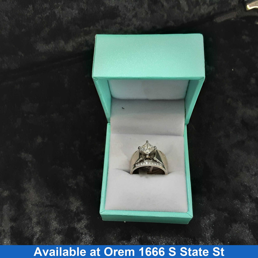 Women's Ring - Solitaire - White Gold 10k (.417) 10.3 grams Size 6.5
