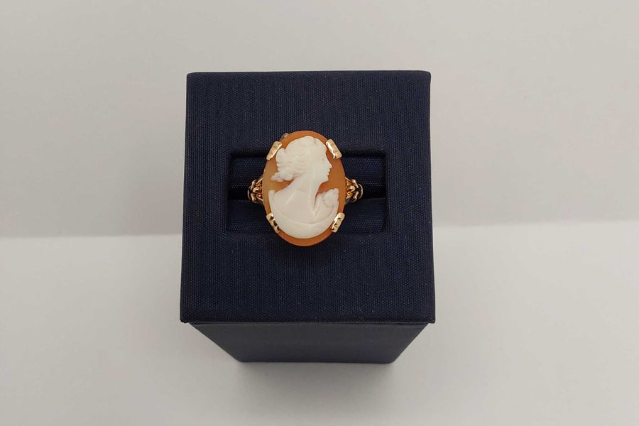 Women's Ring - Yellow Gold 10k (.417) 1.5 grams Size 6