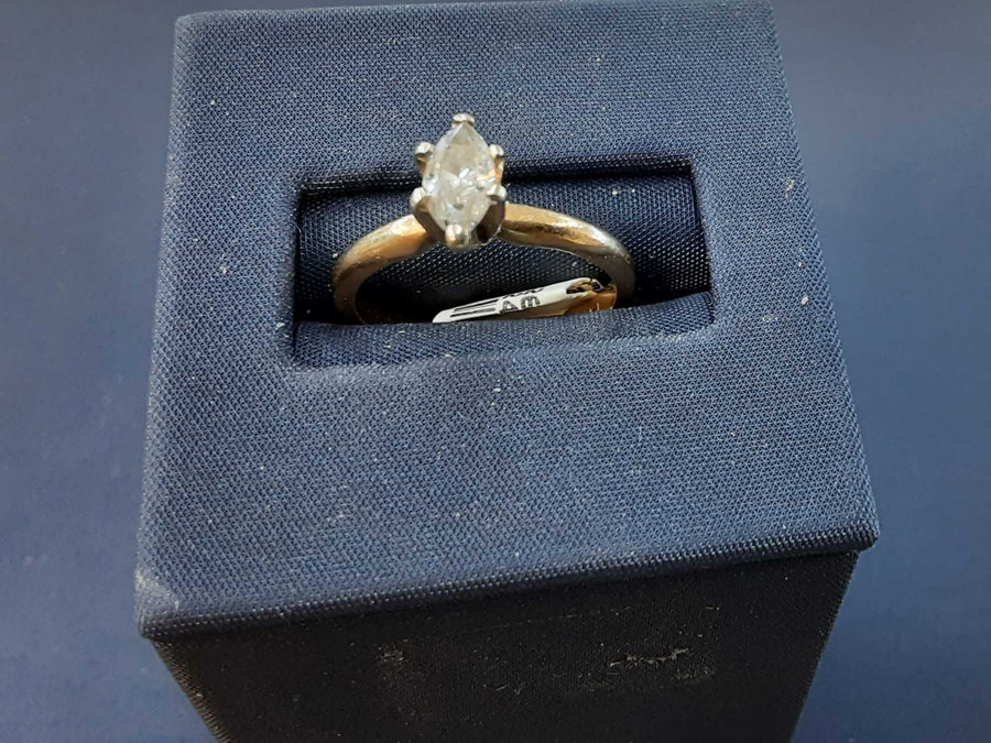 Women's Ring - Solitaire - Yellow Gold 14k (.585) 2.6 grams Size 5.5