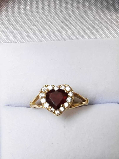 Women's Ring - Yellow Gold 10k (.417) 1.7 grams Size 5.5