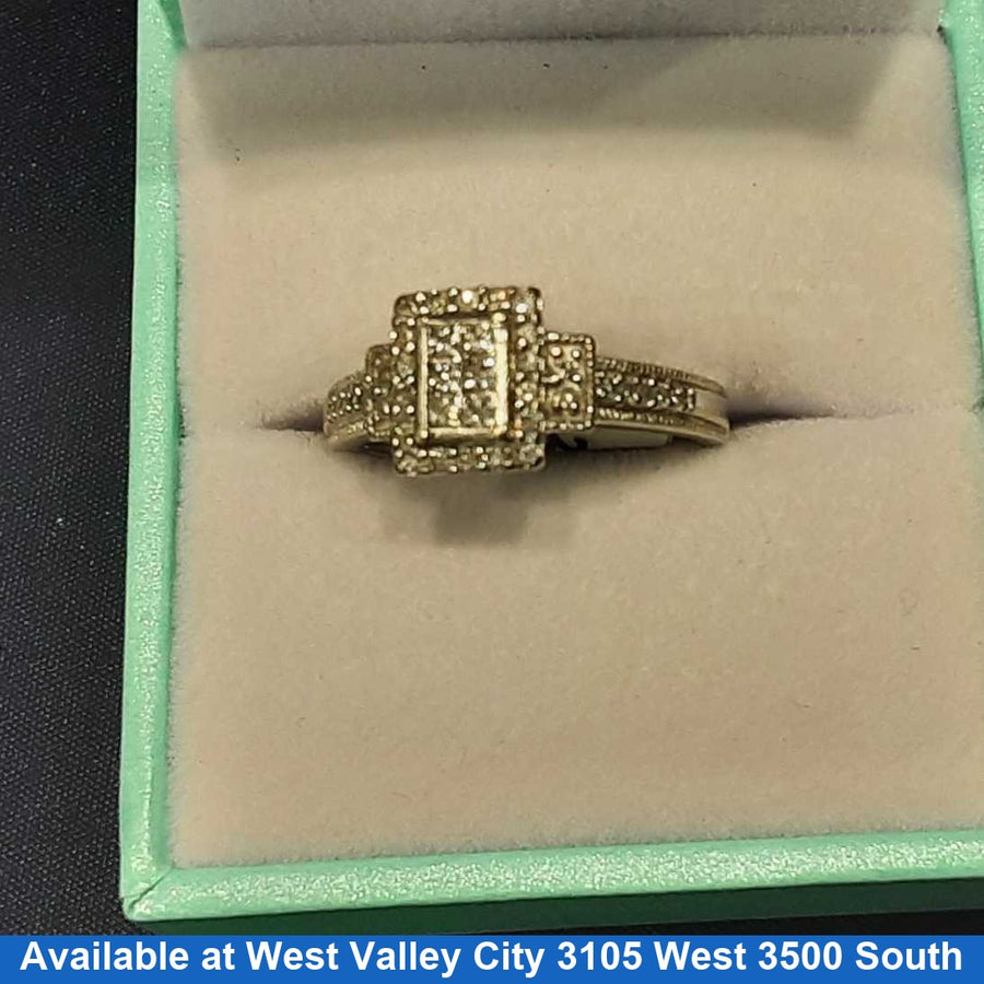 Women's Ring - White Gold 10k (.417) 3.5 grams Size 7