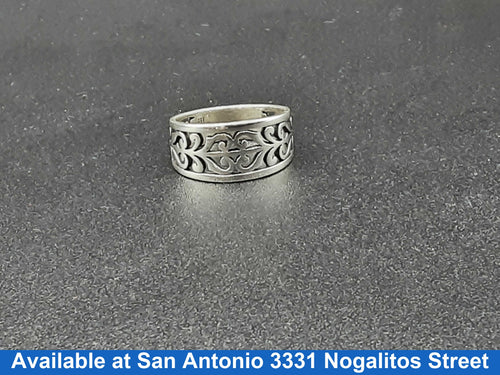 Women's Ring - Silver 4.1 grams Size 8.5