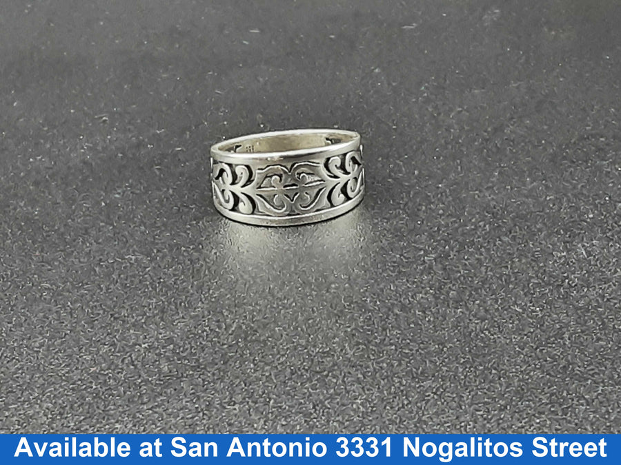 Women's Ring - Silver 4.1 grams Size 8.5