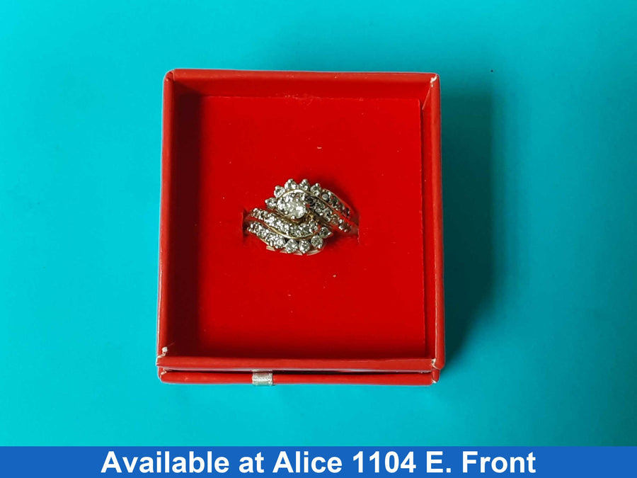 Women's Ring - Yellow Gold 10k (.417) 5.4 grams Size 9.5