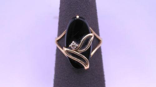 Women's Ring - Yellow Gold 10k (.417) 3.1 grams Size 5.5