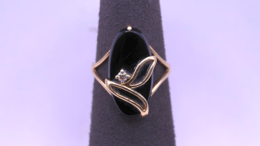Women's Ring - Yellow Gold 10k (.417) 3.1 grams Size 5.5