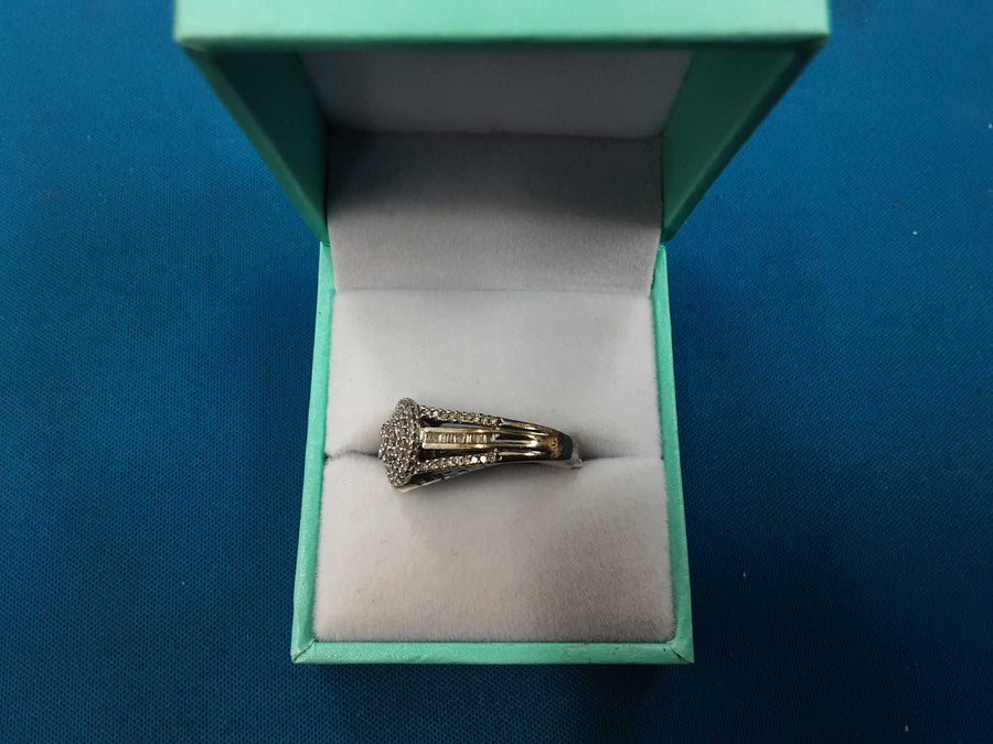 Women's Ring - White Gold 10k (.417) 4.2 grams Size 5