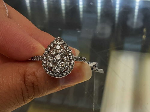 Women's Ring - White Gold 10k (.417) 3.6 grams Size 7.5