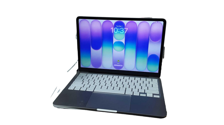 Apple A3404 8 Gb 500 Gb Silver Laptop
