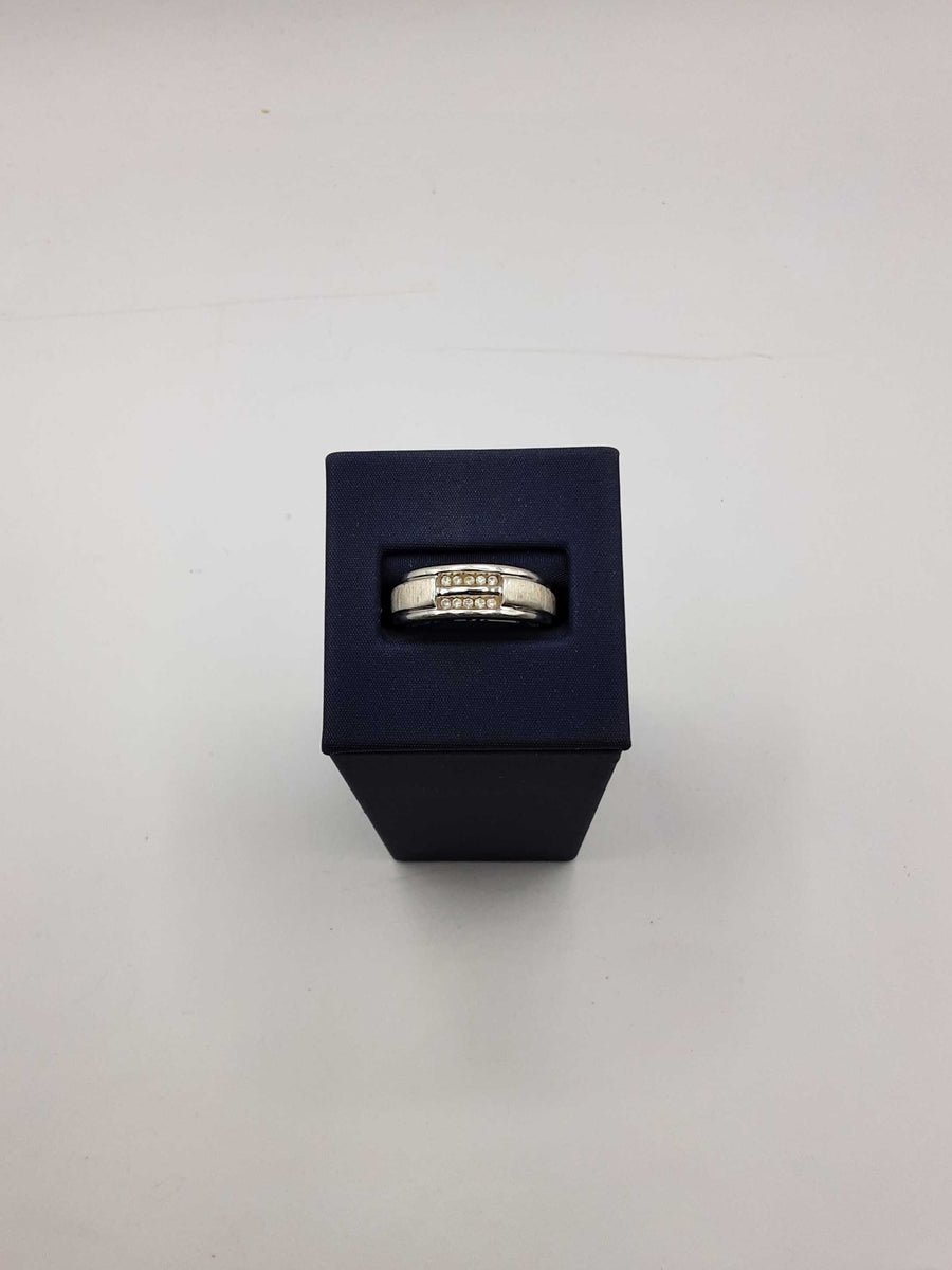 Men's Ring - White Gold 10k (.417) 3.7 grams Size 7