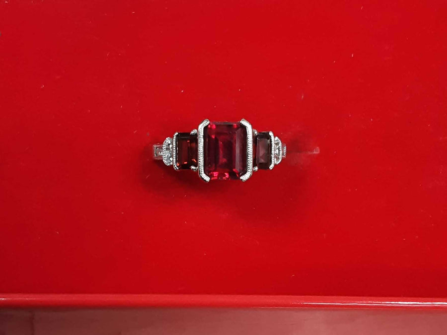 Women's Ring - White Gold 14k (.585) 4.9 grams Size 7