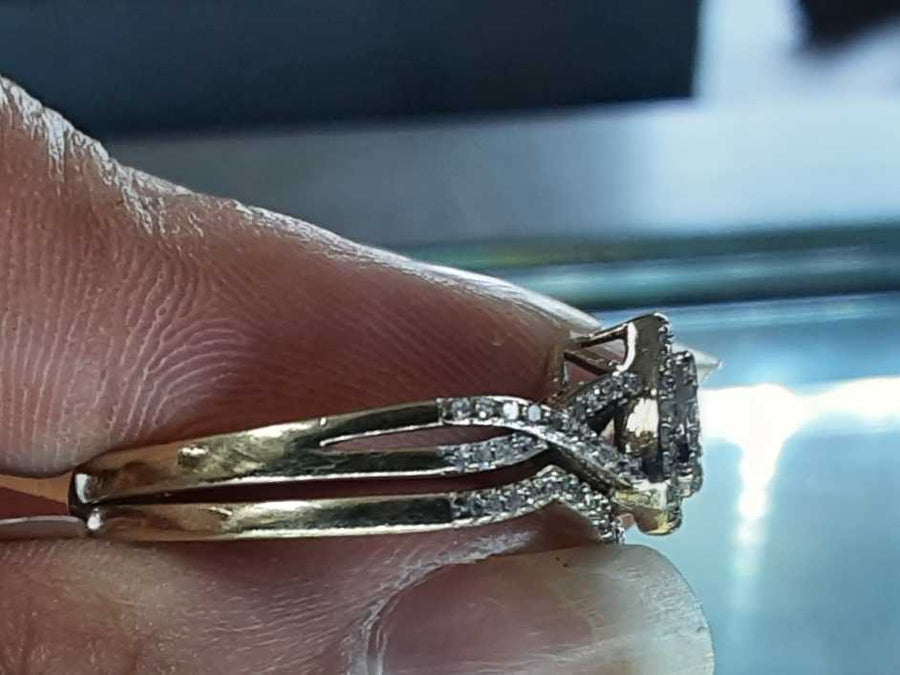 Ring - Engagement Set - Yellow Gold 10k (.417) 4.1 grams Size 7.5