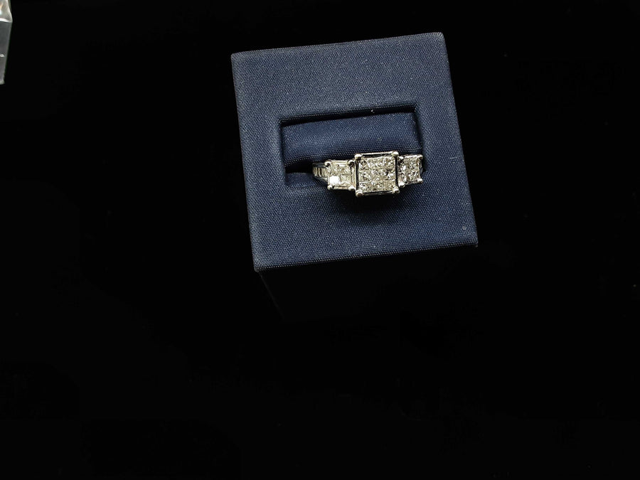 Women's Ring - White Gold 10k (.417) 3.9 grams Size 6