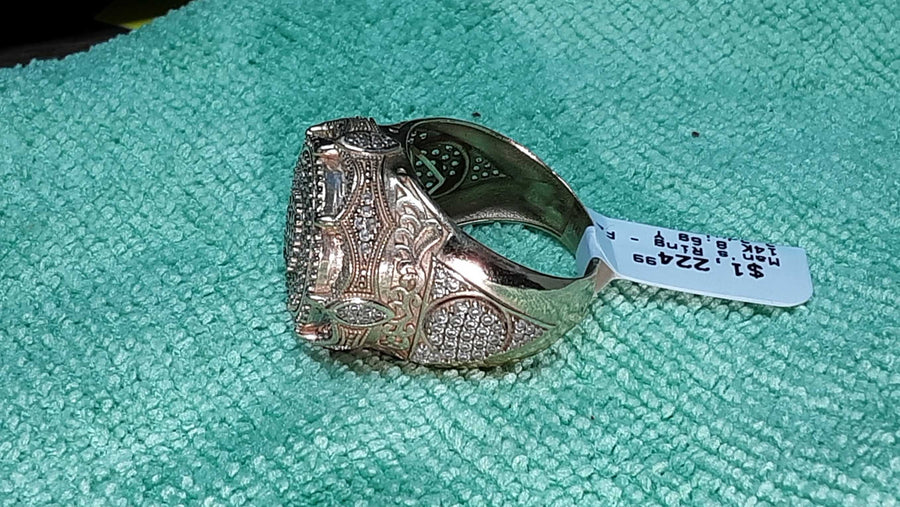 Men's Ring - Yellow Gold 14k (.585) 8.6 grams Size 10