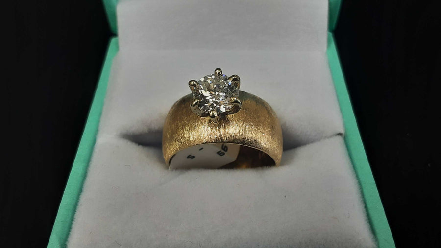 Women's Ring - Solitaire - Yellow Gold 14k (.585) 8 grams Size 8