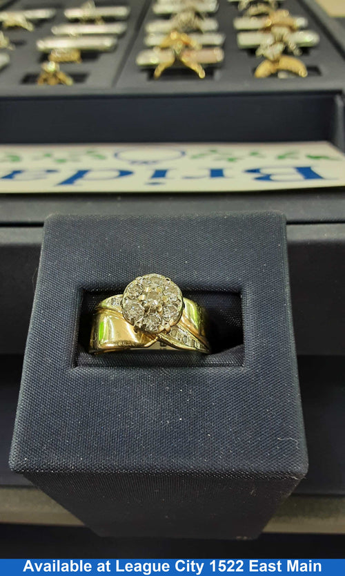 Women's Ring - Yellow Gold 14k (.585) 5.4 grams Size 6.5