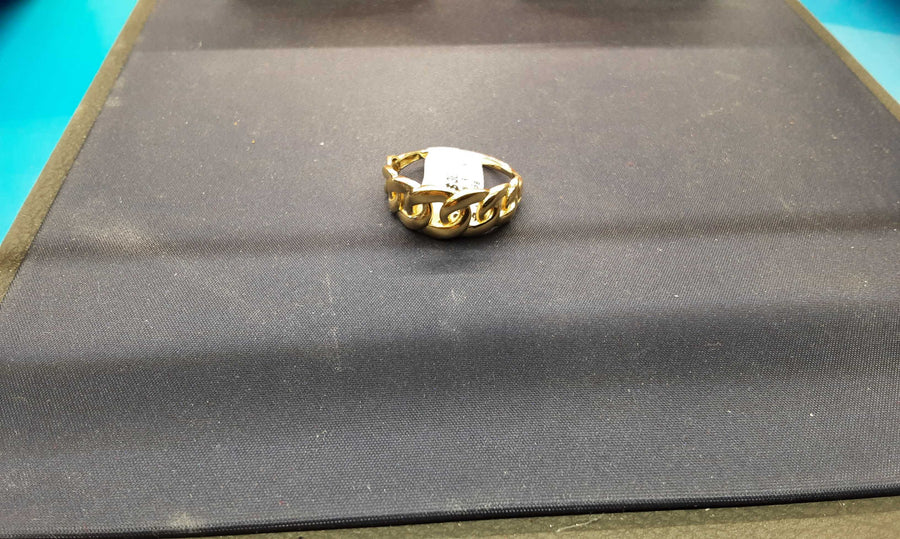 Women's Ring - Yellow Gold 14k (.585) 2.6 grams Size 10.5