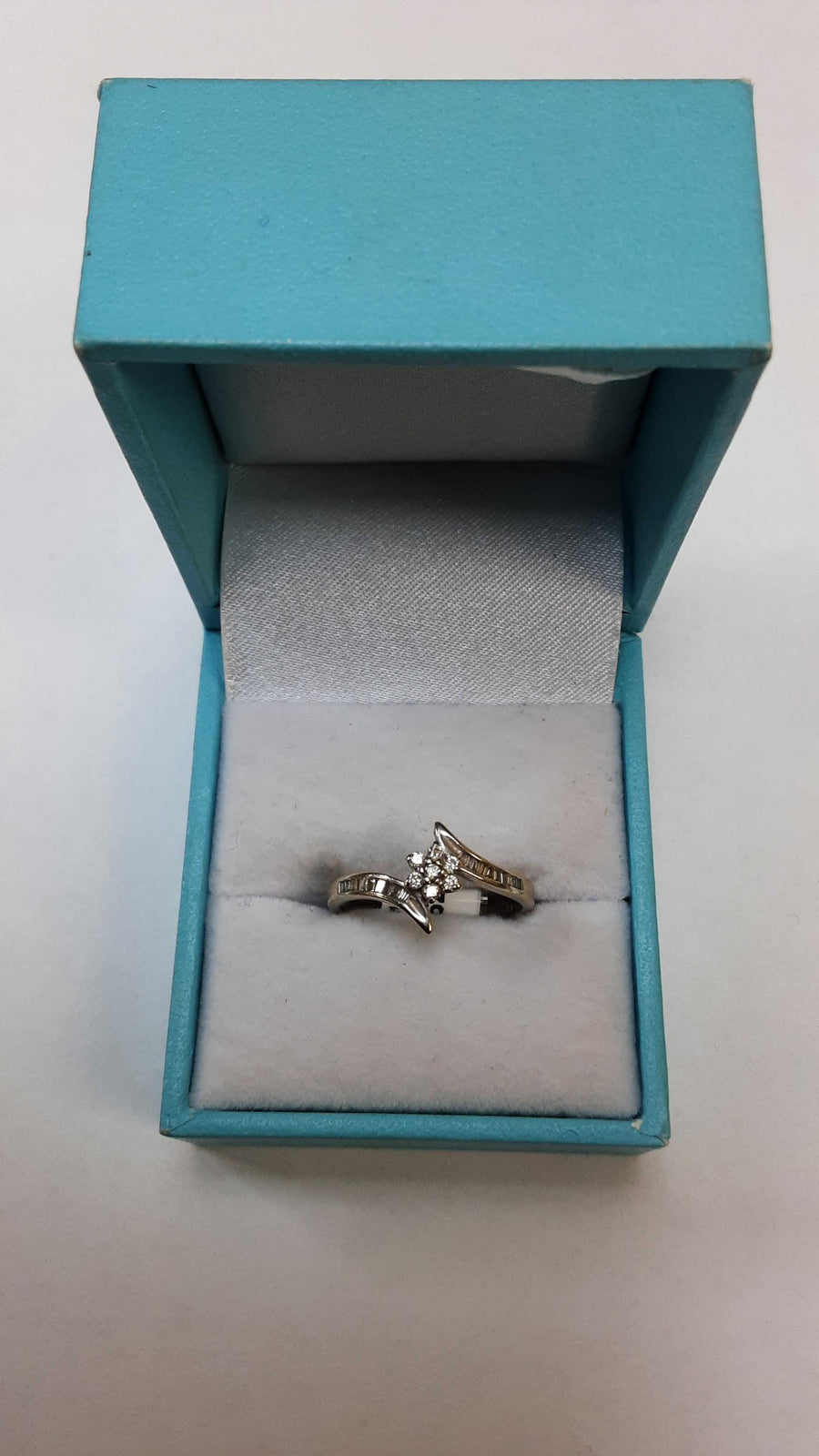 Women's Ring - White Gold 10k (.417) 1.9 grams Size 7