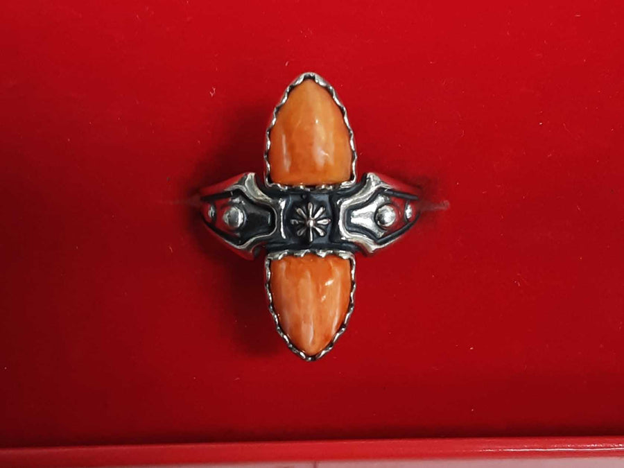 Women's Ring - Silver 5.7 grams Size 9