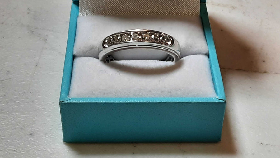 Ring - Wedding Band - White Gold 10k (.417) 3 grams Size 10.5